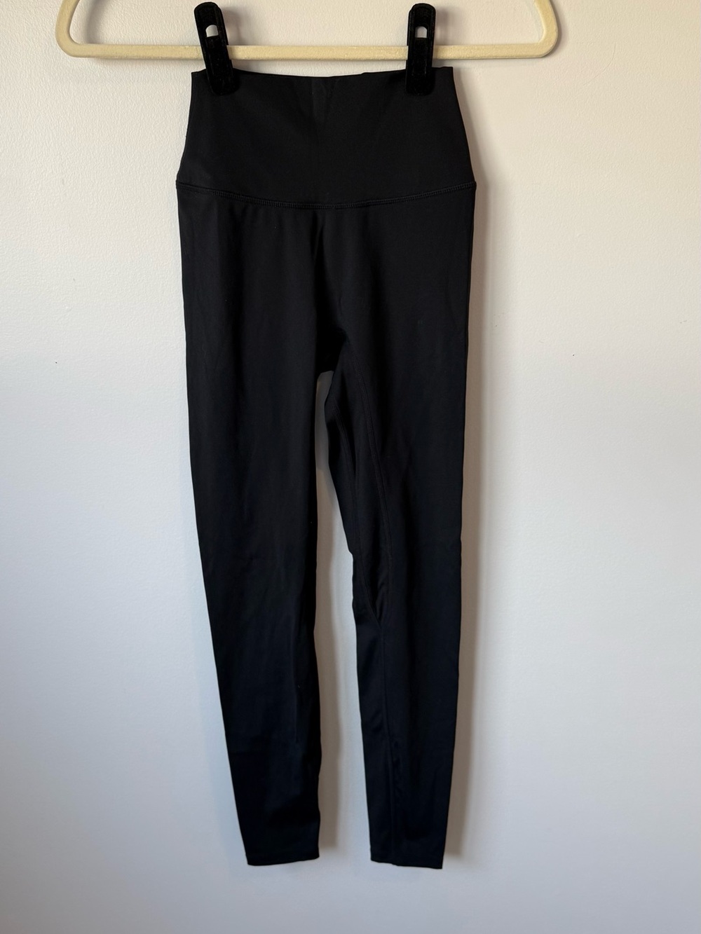 NWOT CSB FREEDOM LEGGINGS- SMALL
